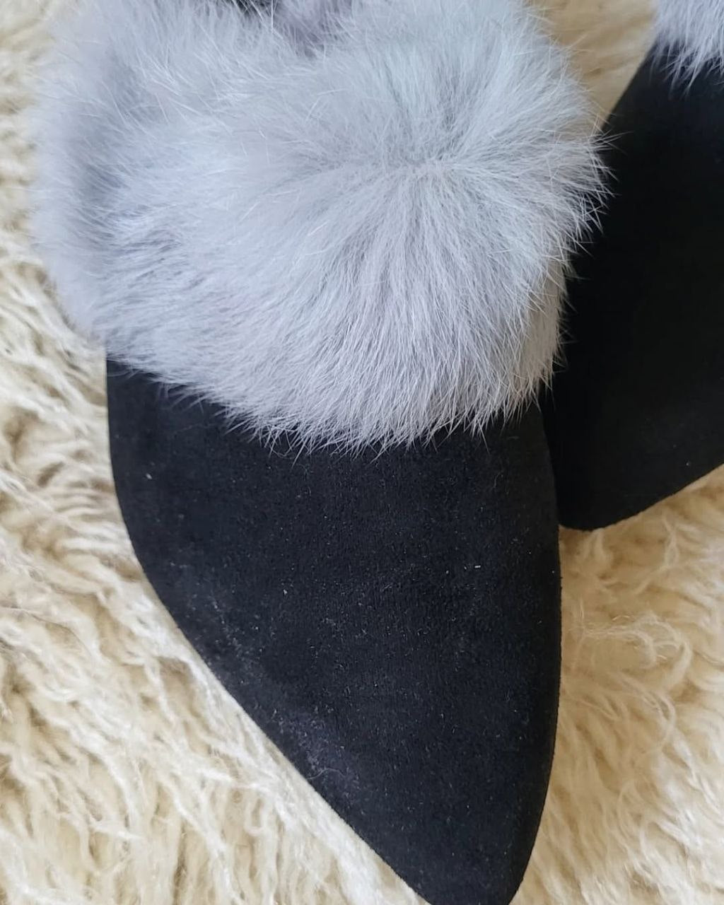 Fur mules. Size 36