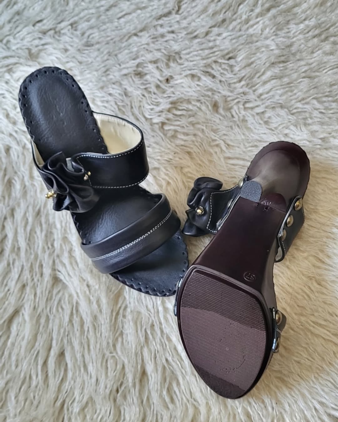 Playful flower. Size 37