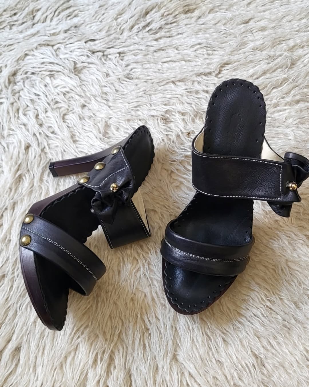 Playful flower. Size 37