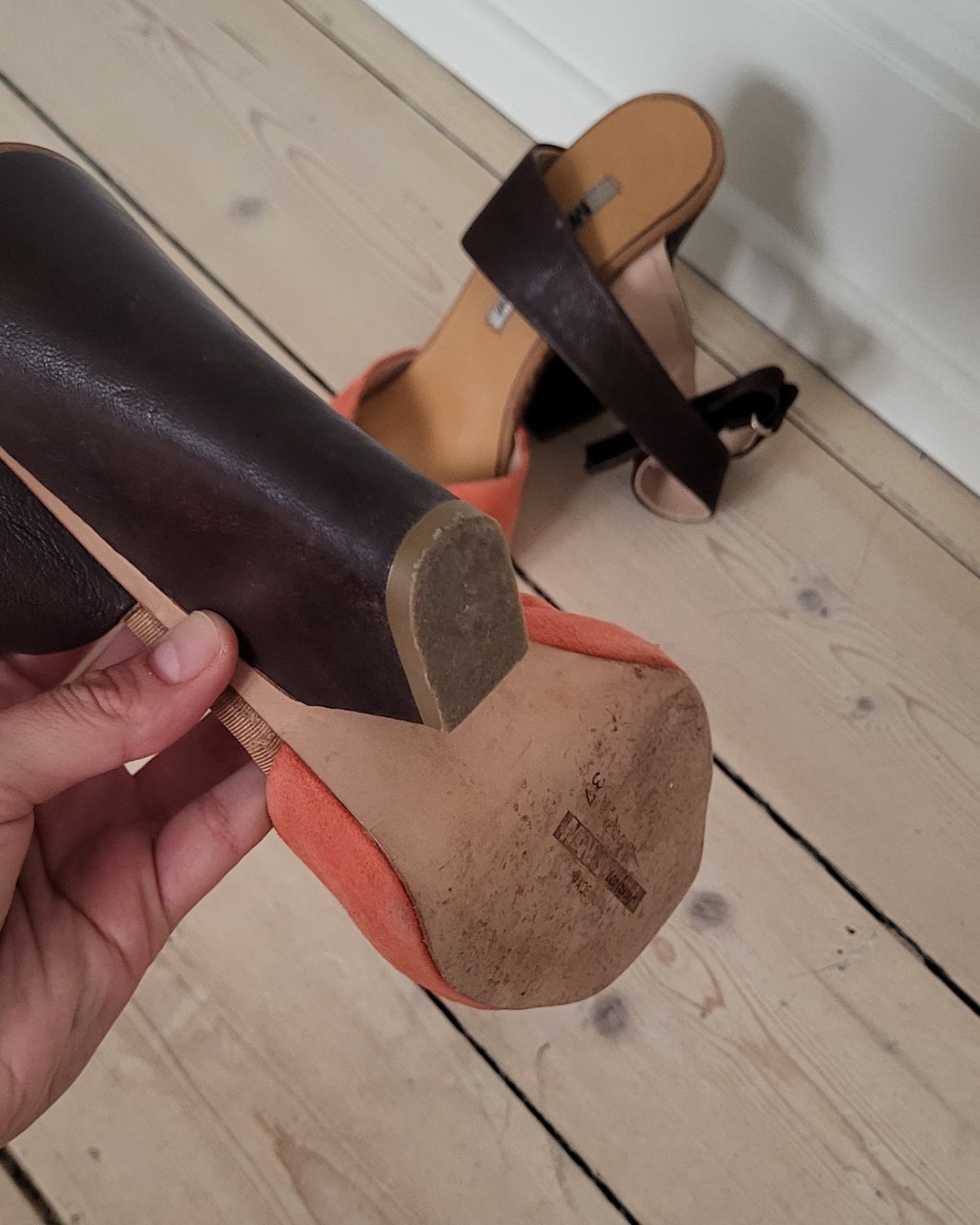 Italian hot. Size 37