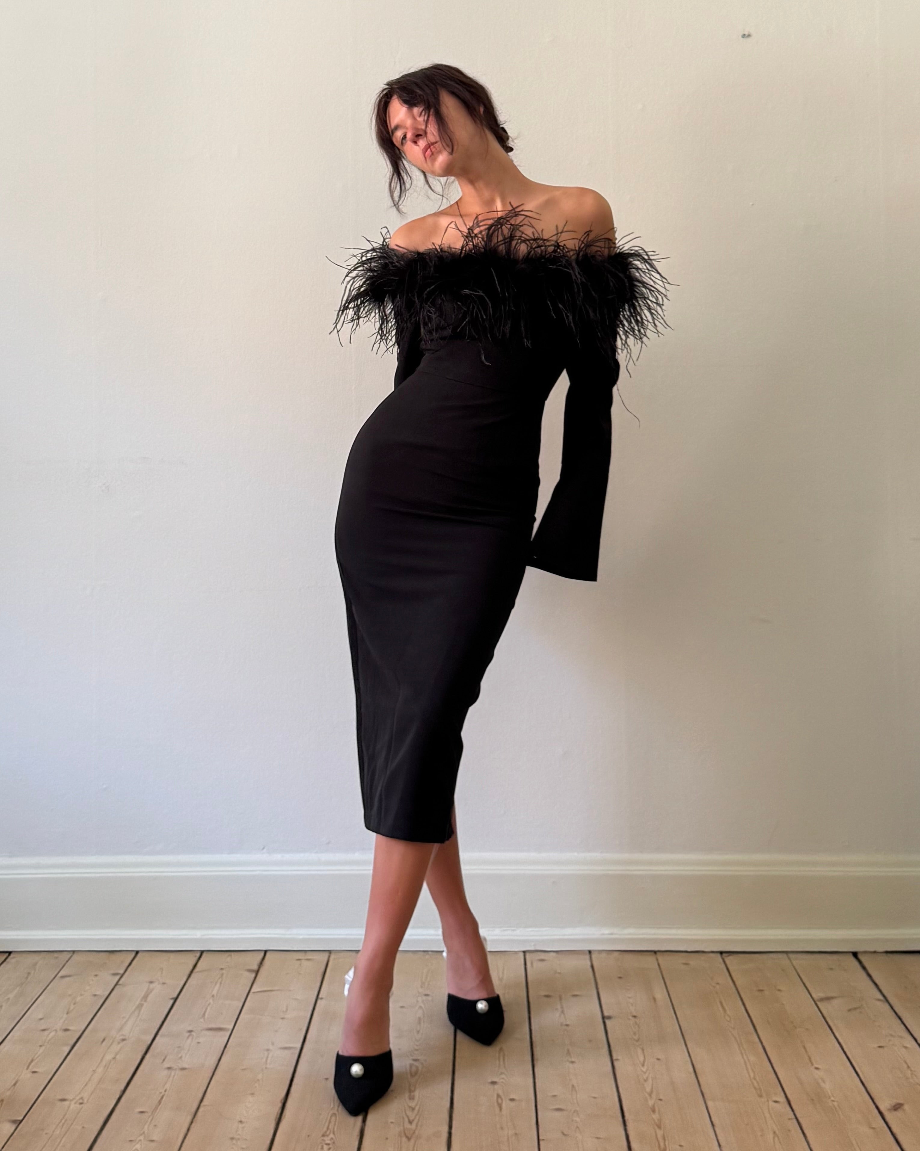 Fatale feathers