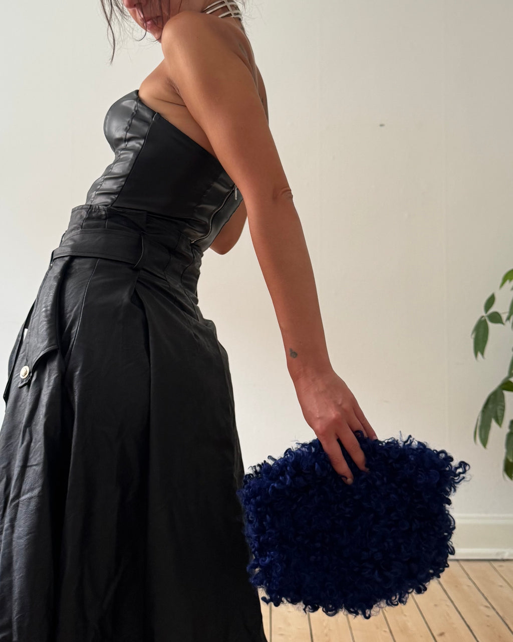 Blue sheep clutch