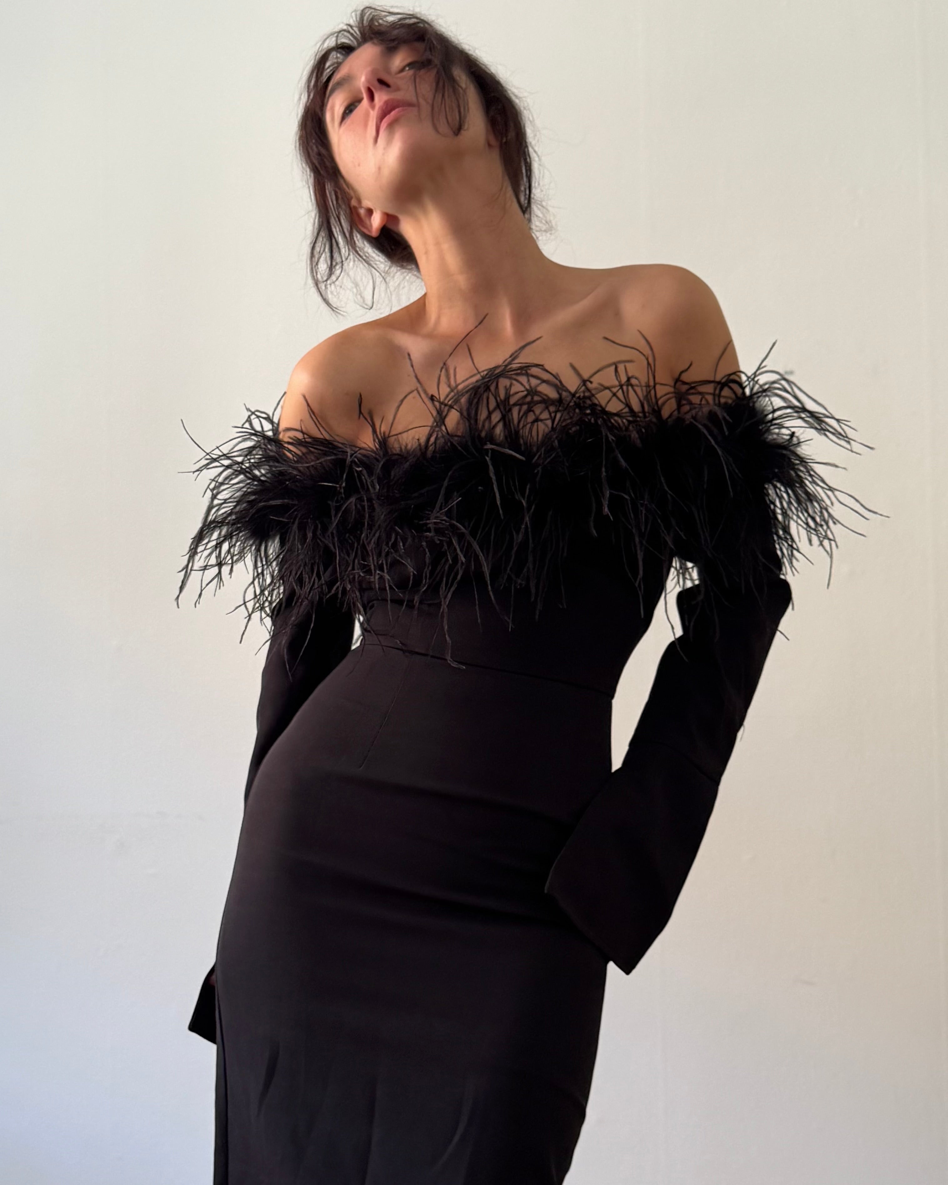 Fatale feathers