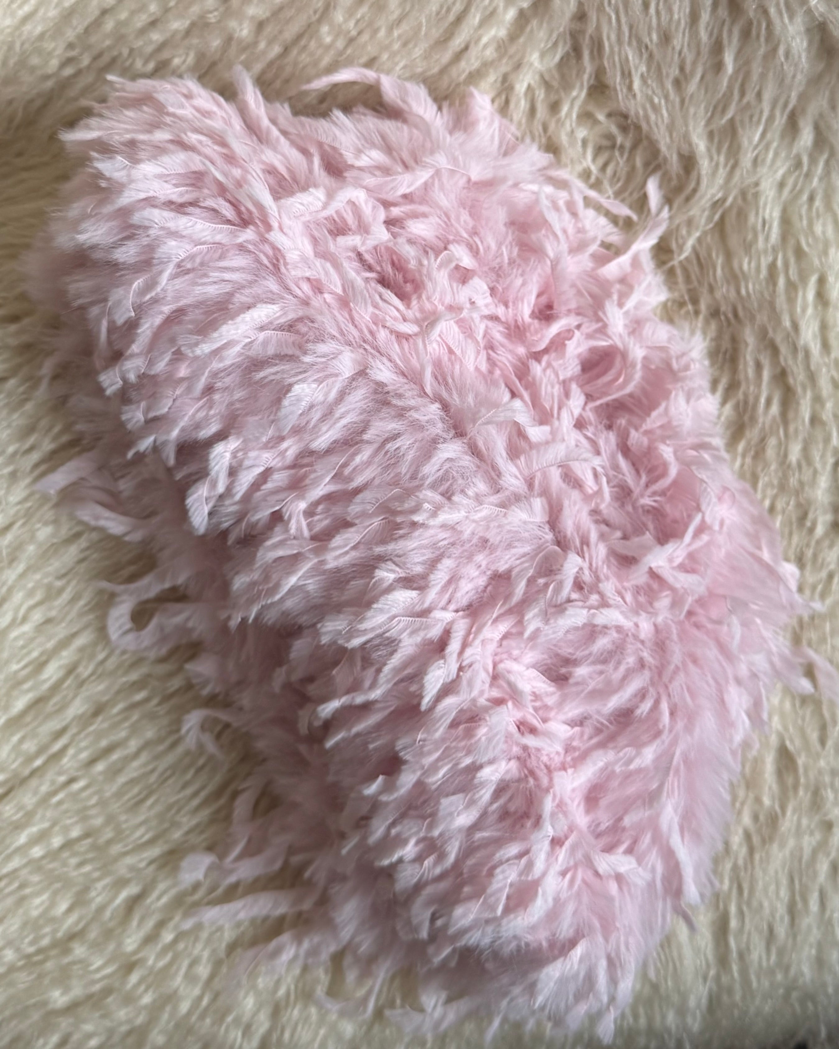 Pink feathers clutch