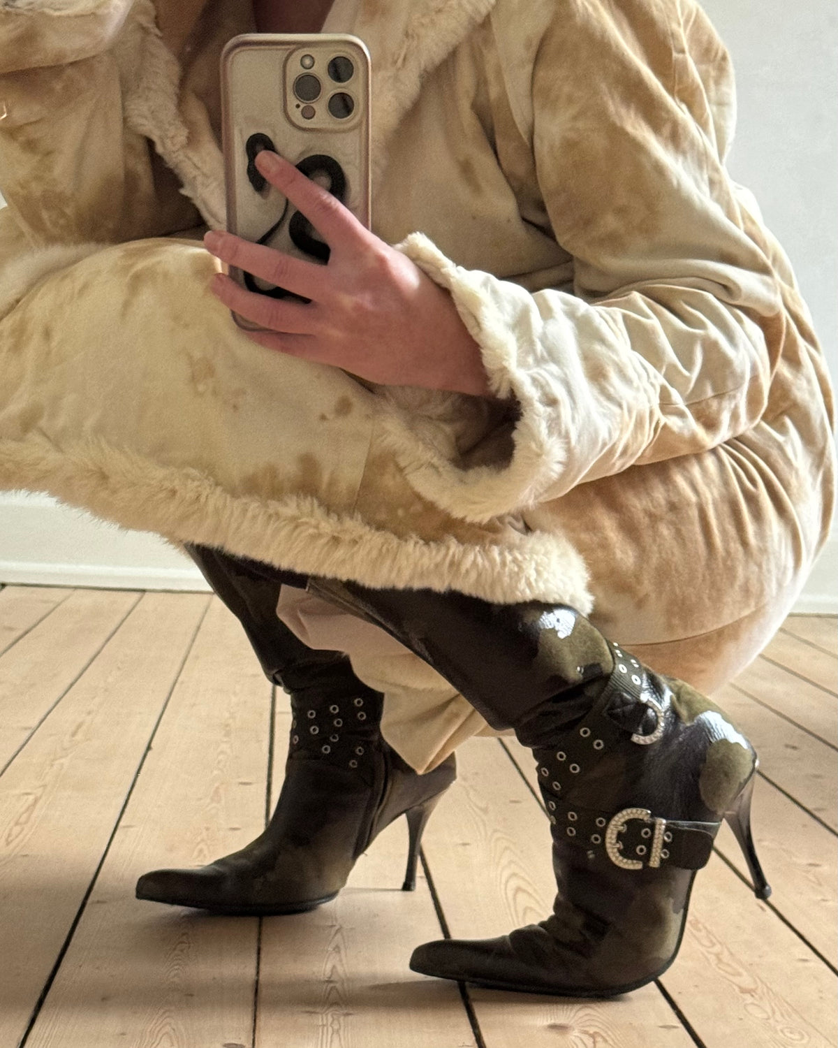 Camouflage boots. Size 39