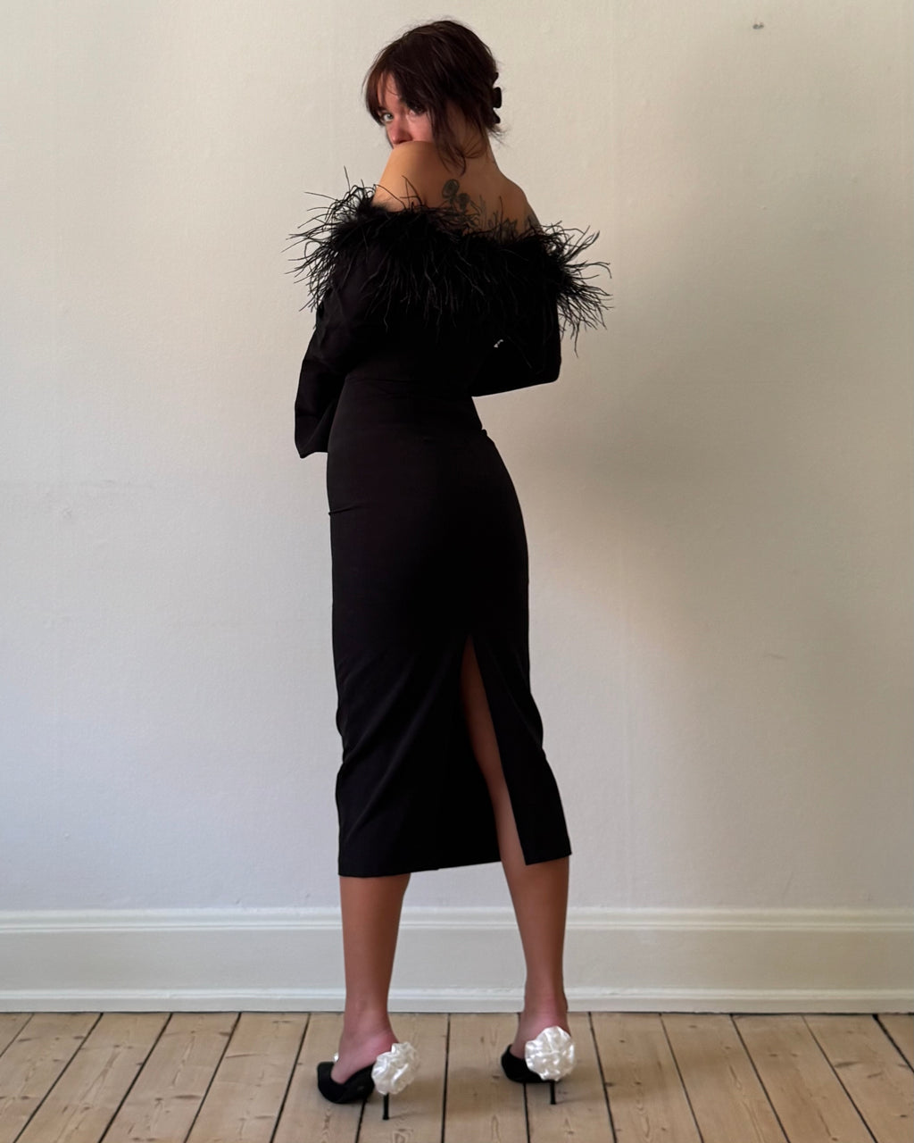 Fatale feathers