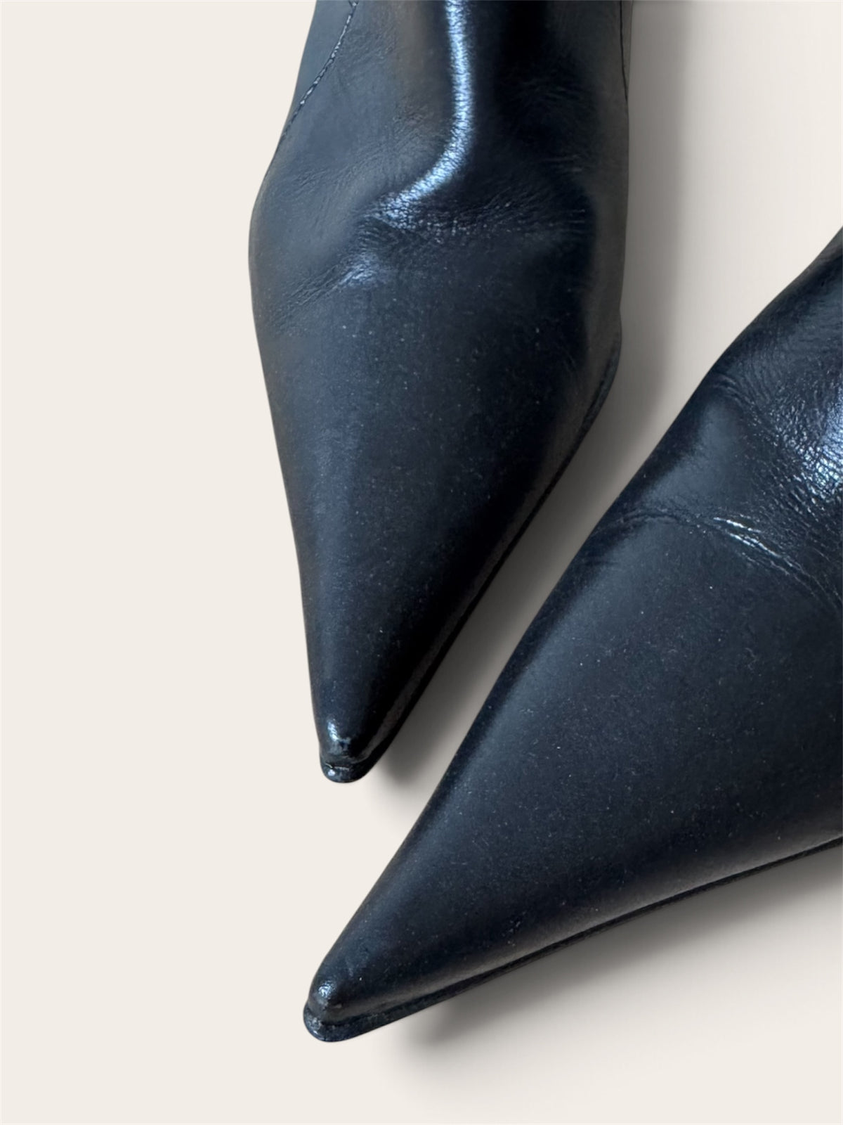 Y2K leather boots. Size 40