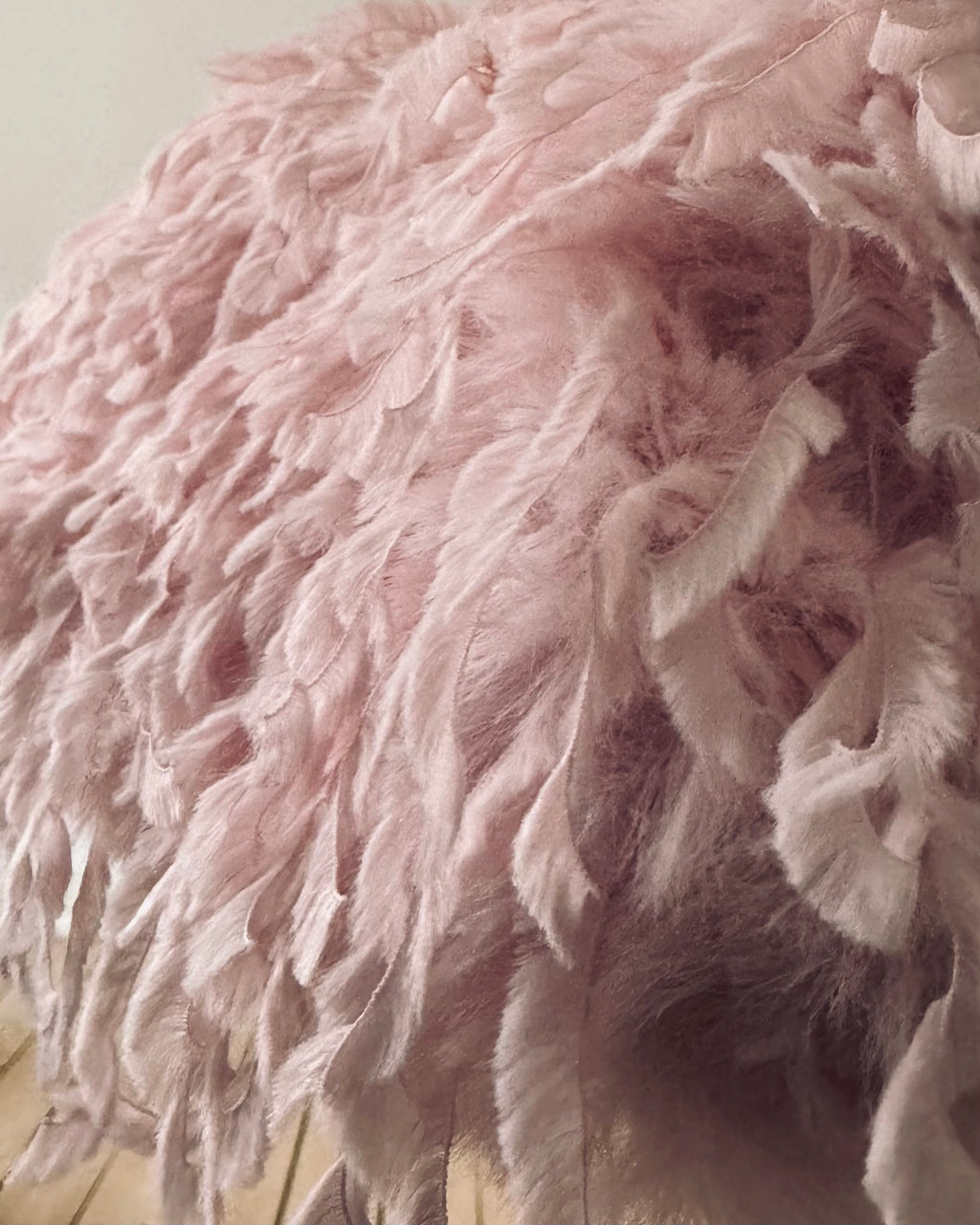 Pink feathers clutch