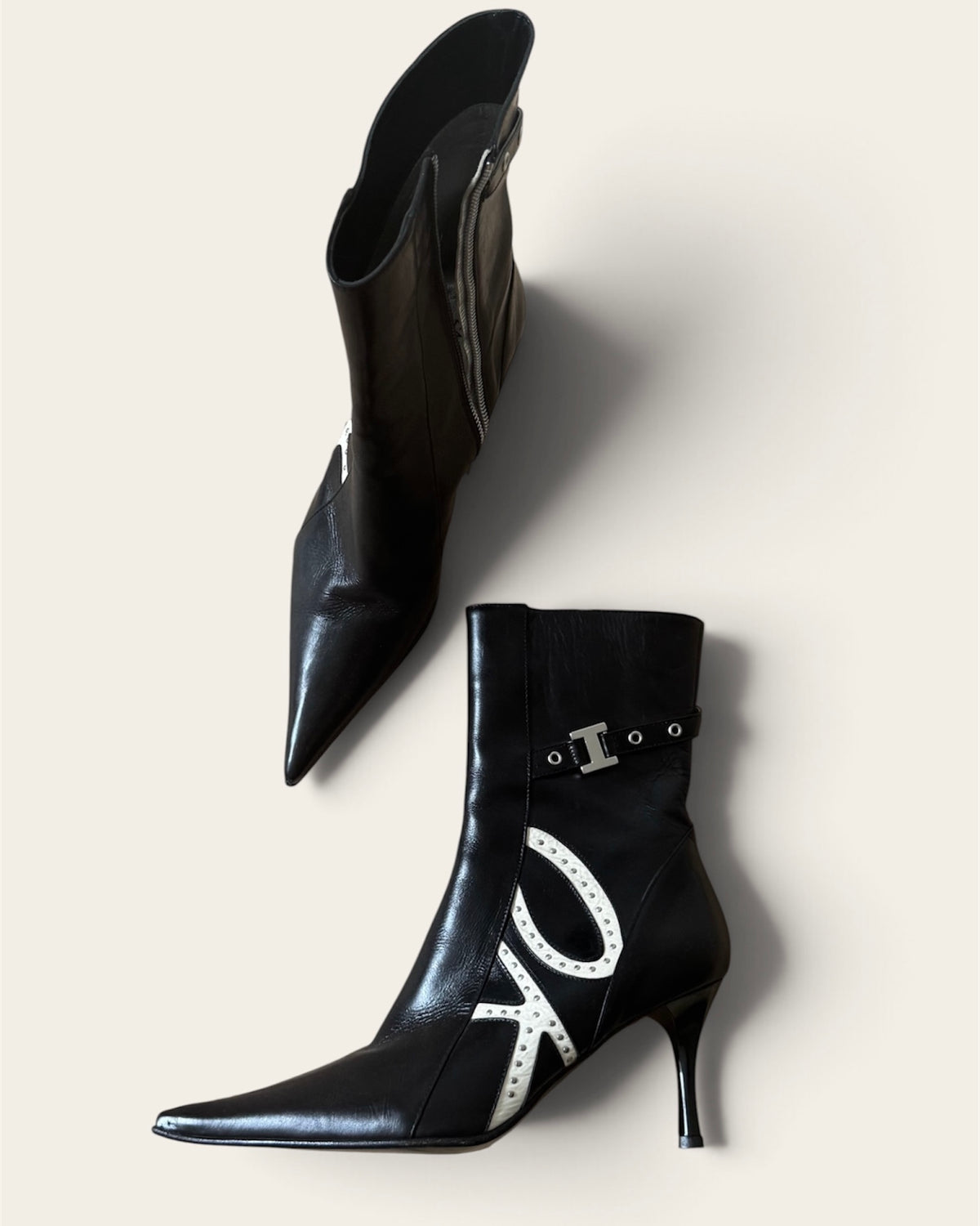 Y2K leather boots. Size 40