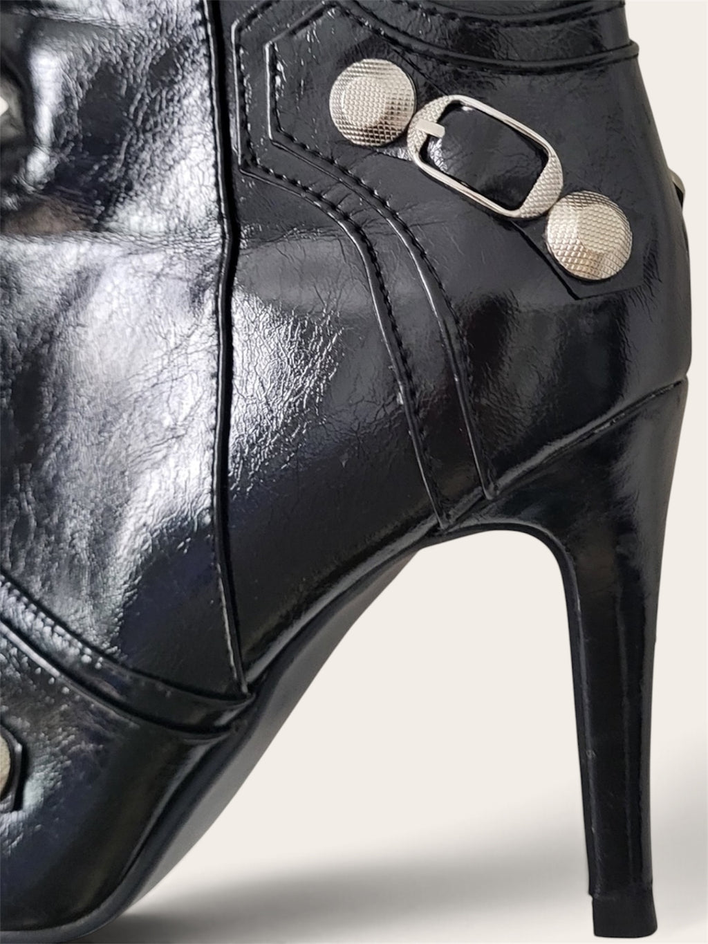 Sassy leather. Size 40/41