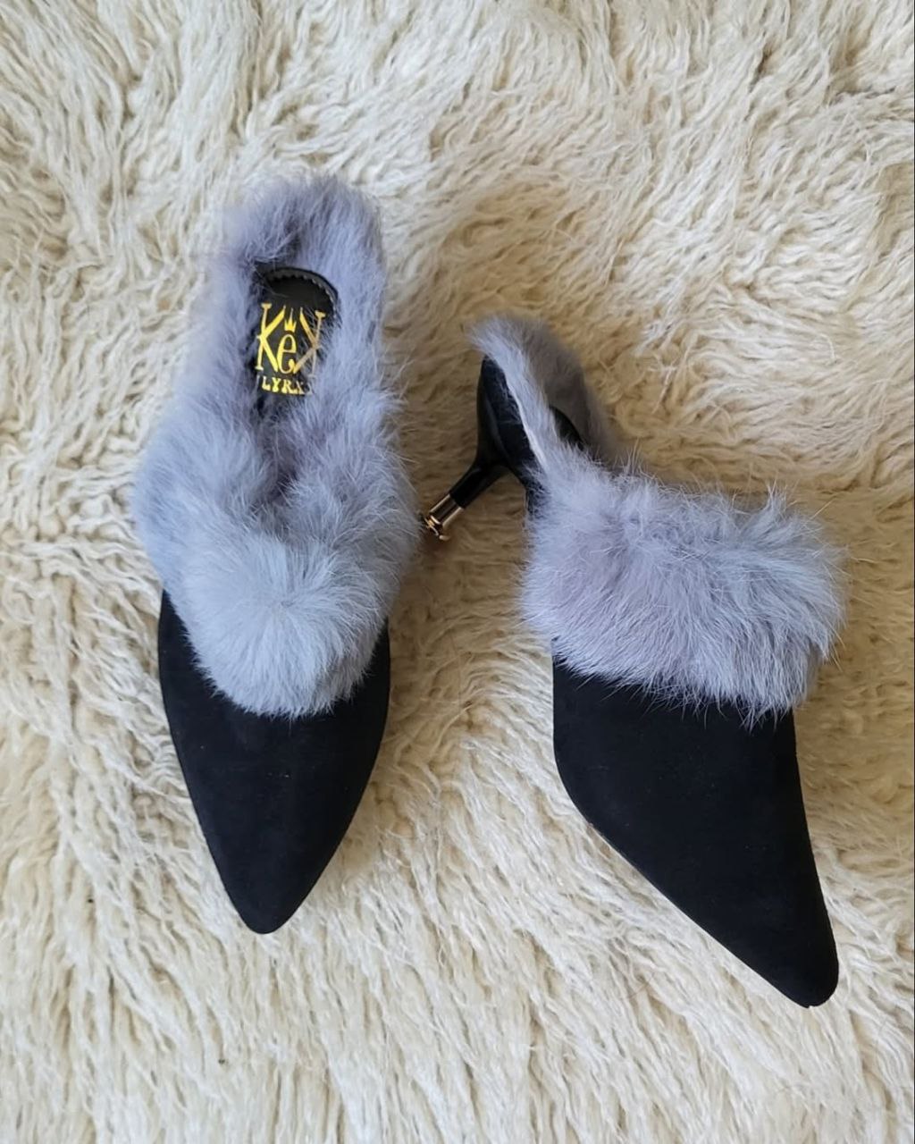 Fur mules. Size 36