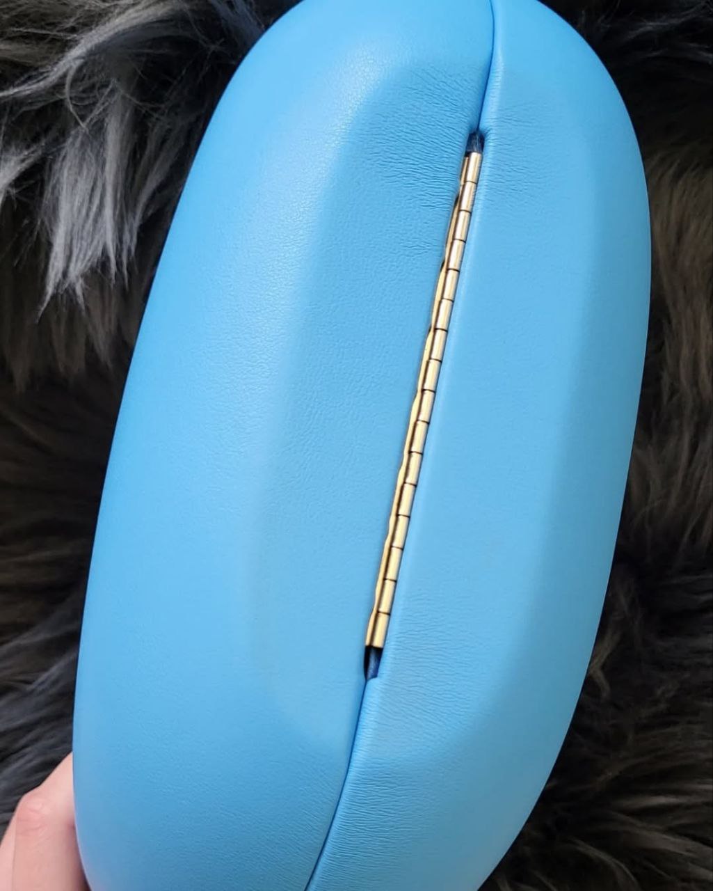 Blue clutch