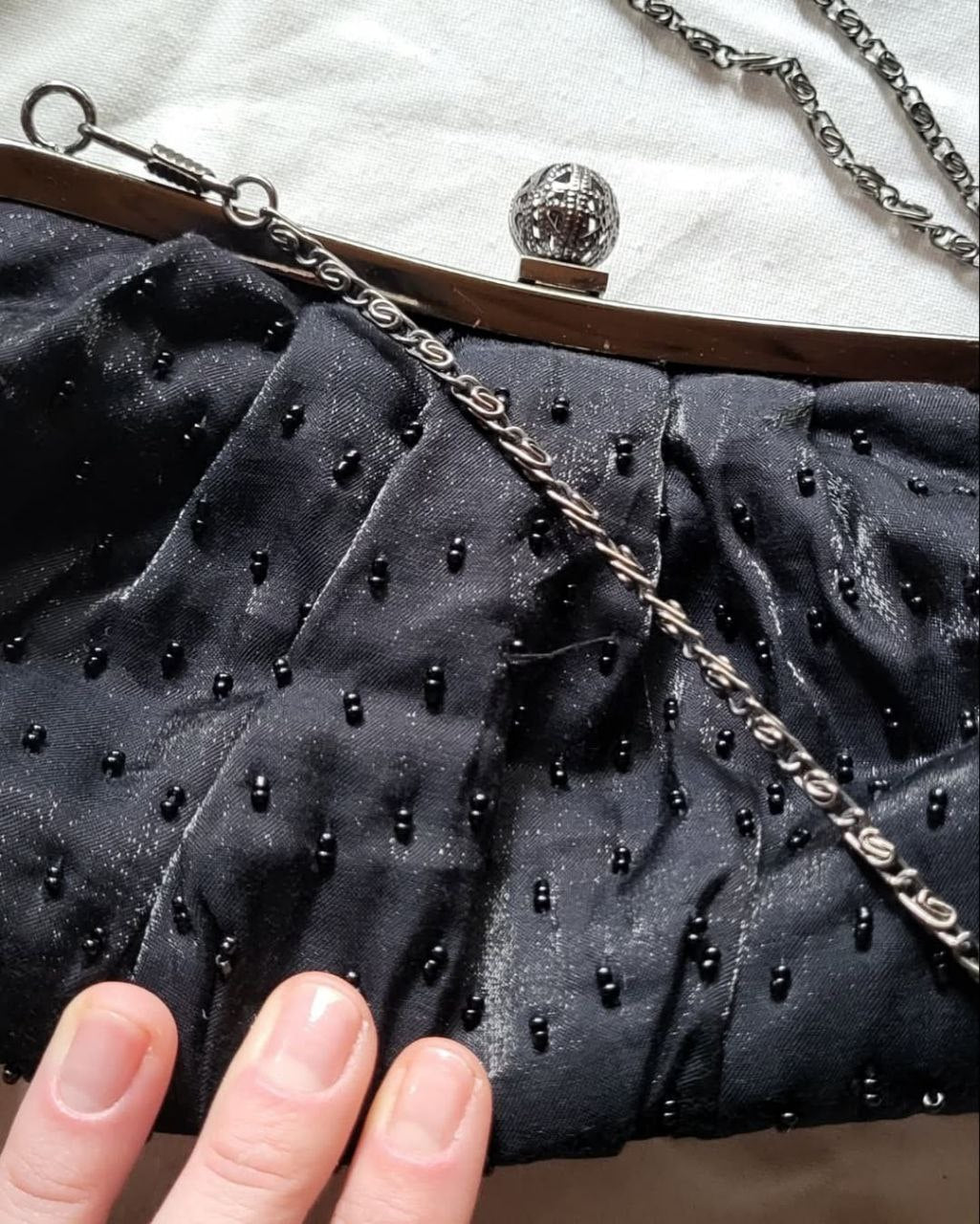 Femme fatale clutch