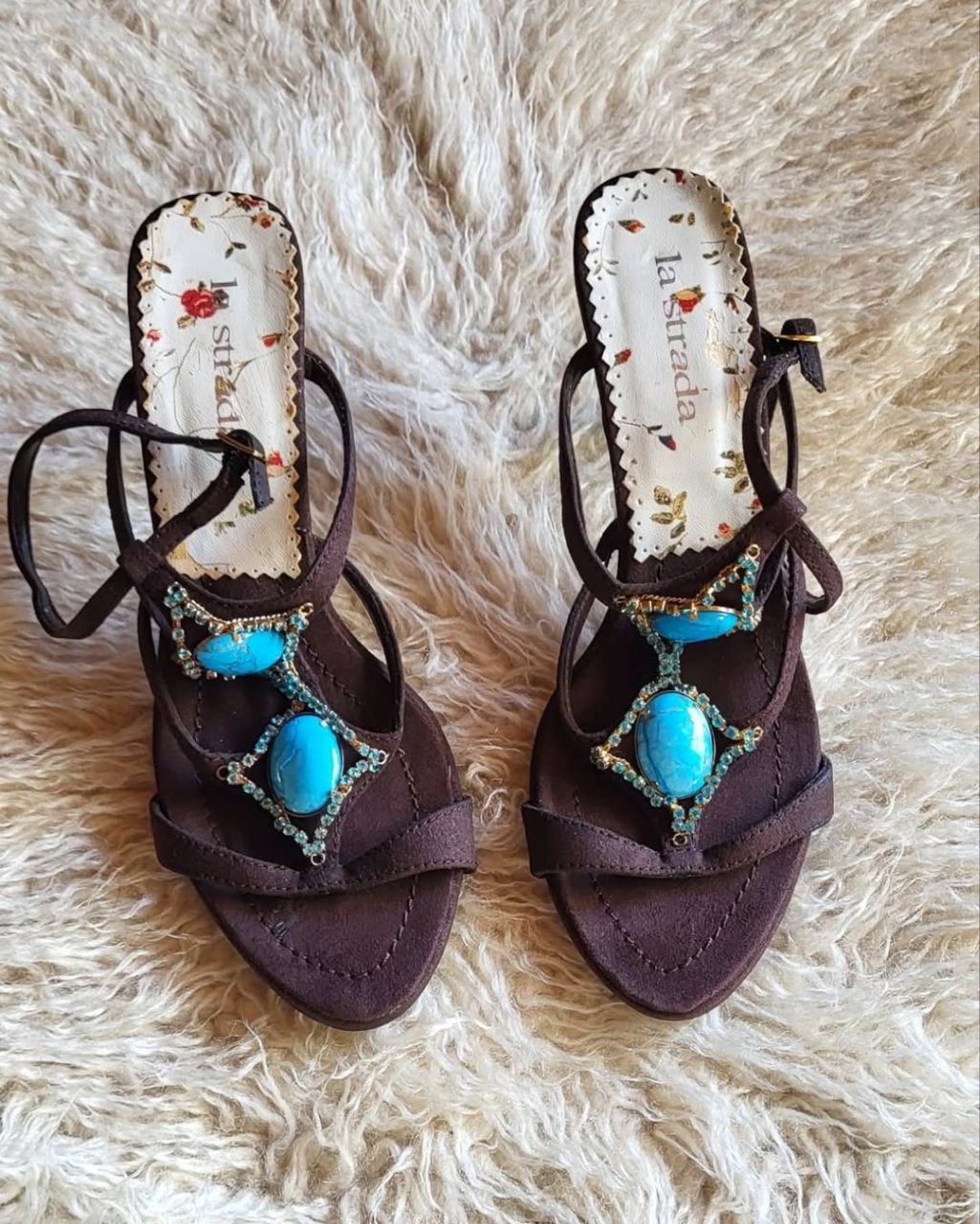 Blue stone. Size 38