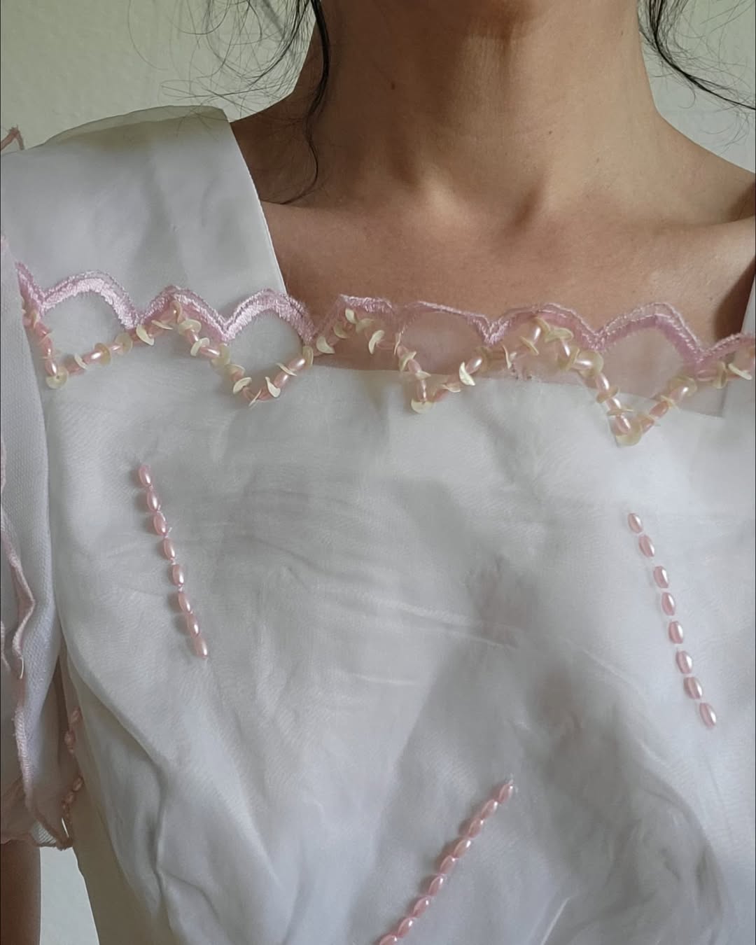 Naive white
