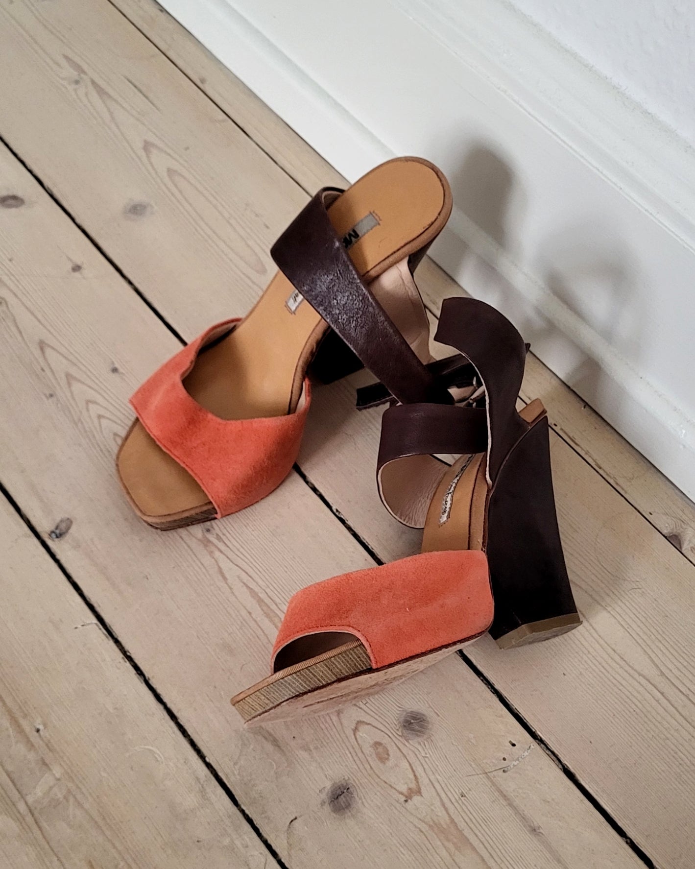 Italian hot. Size 37