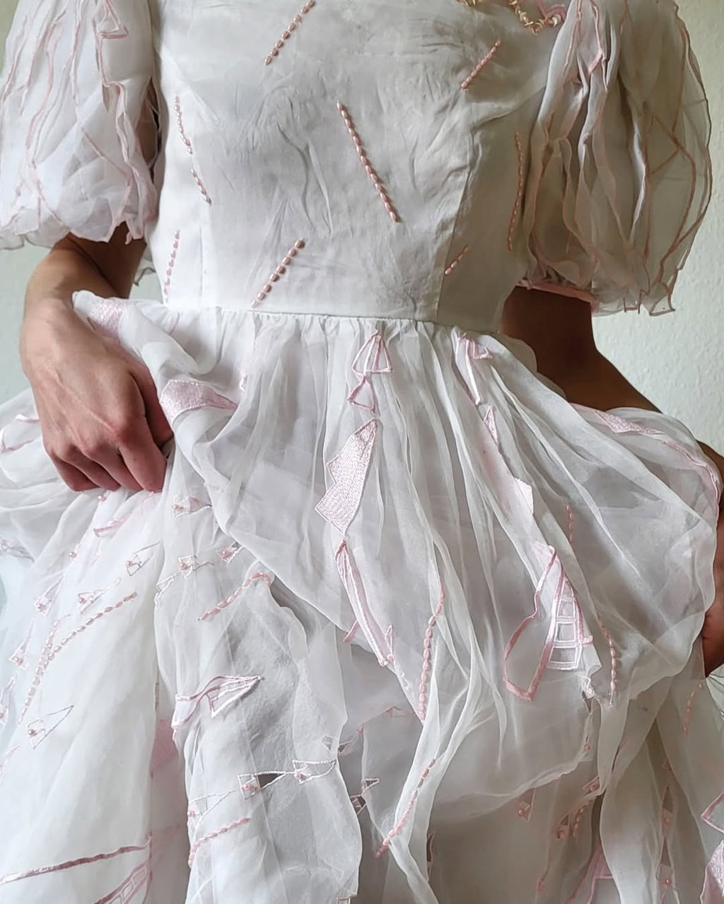 Naive white