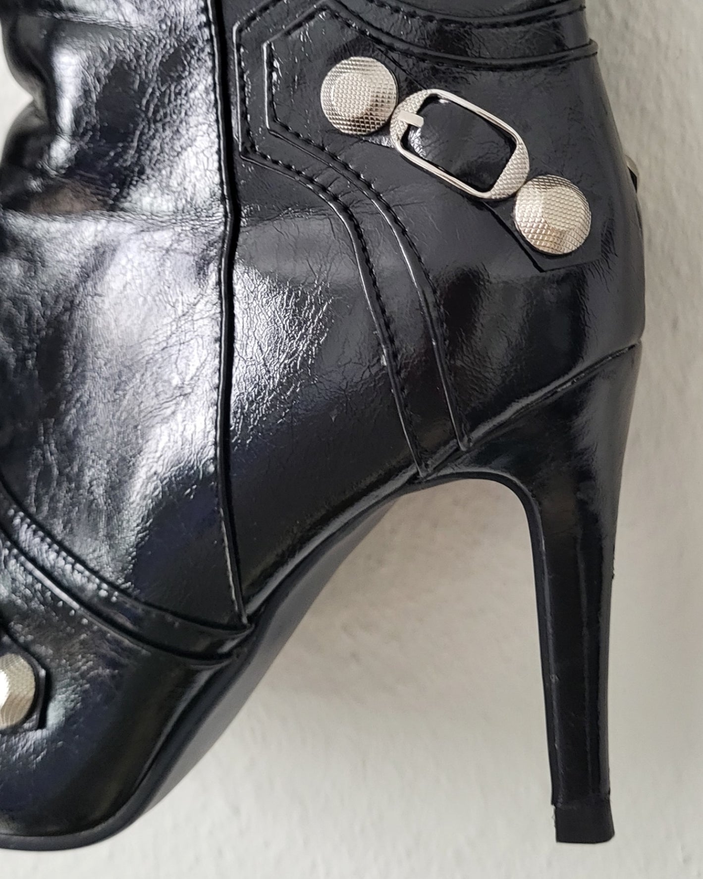 Sassy leather. Size 40/41